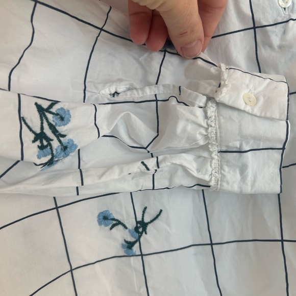 Zara Trafaluc Collection Womens Top Blouse Sz M  Button Up Embroidery white Blue - Picture 5 of 8